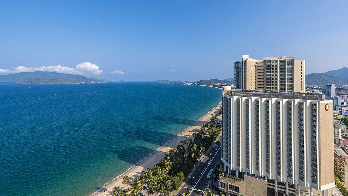 Здание InterContinental Nha Trang у бухты Нячанга