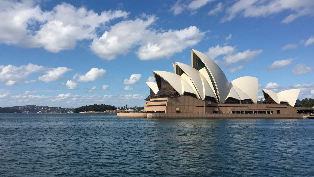 Sydney Opera House: tours, tickets and harbour photo tips Sydney Opera House: tours, tickets and harbour photo tips