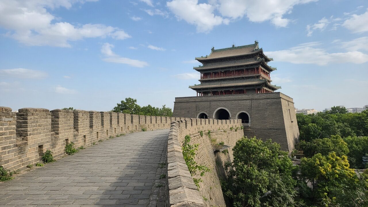 Xi’an City Wall: tickets, bike rental and best walking sections