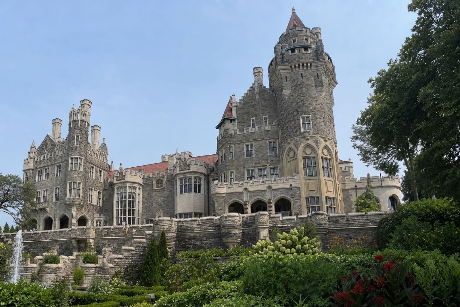 Casa Loma в Торонто — неоготический замок, снятый на телефон туриста